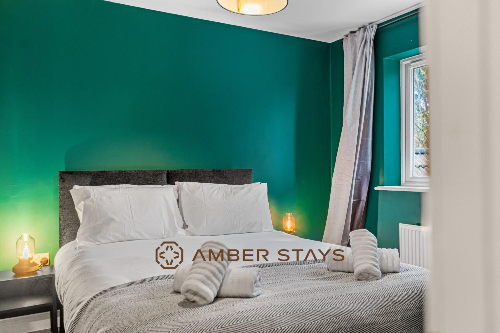 Spacious 5 Bed House In Reading By Amber Stays, Perfect For Business & Contractors, Sleeps 12! Eksteriør bilde