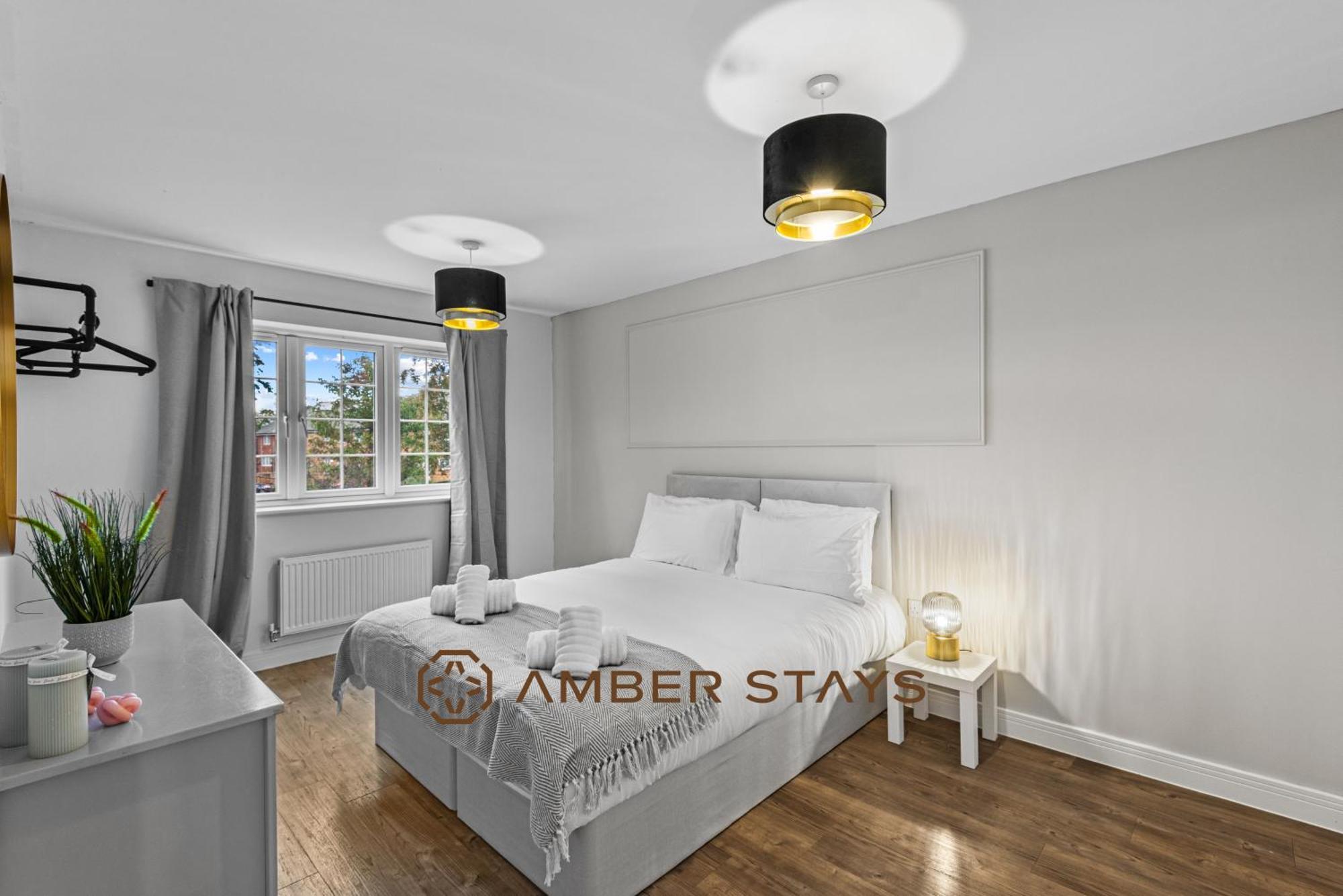 Spacious 5 Bed House In Reading By Amber Stays, Perfect For Business & Contractors, Sleeps 12! Eksteriør bilde