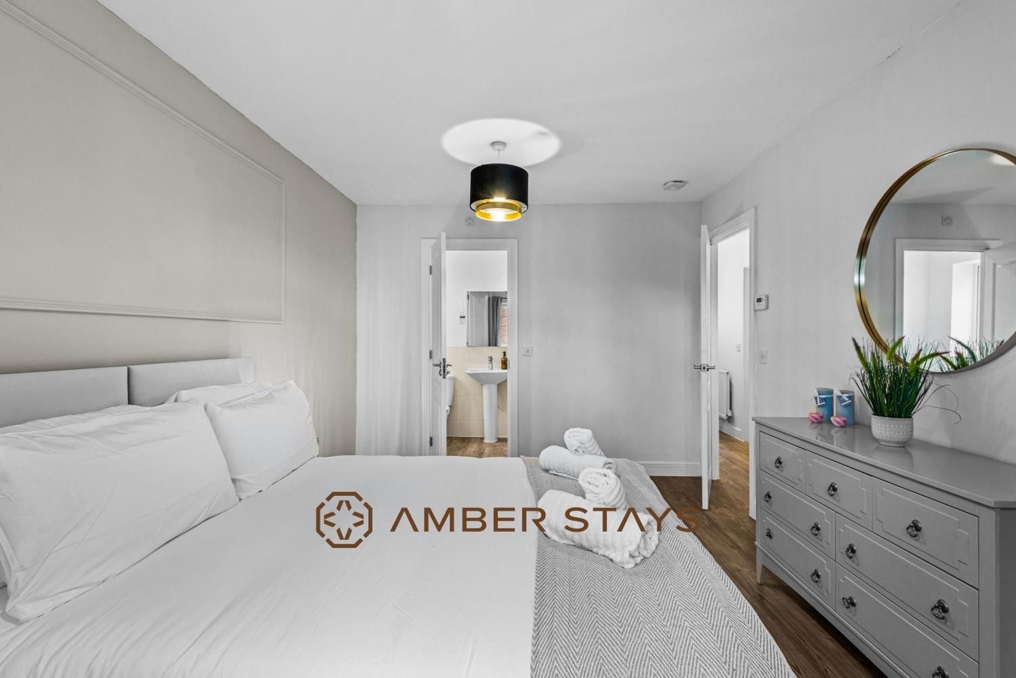 Spacious 5 Bed House In Reading By Amber Stays, Perfect For Business & Contractors, Sleeps 12! Eksteriør bilde