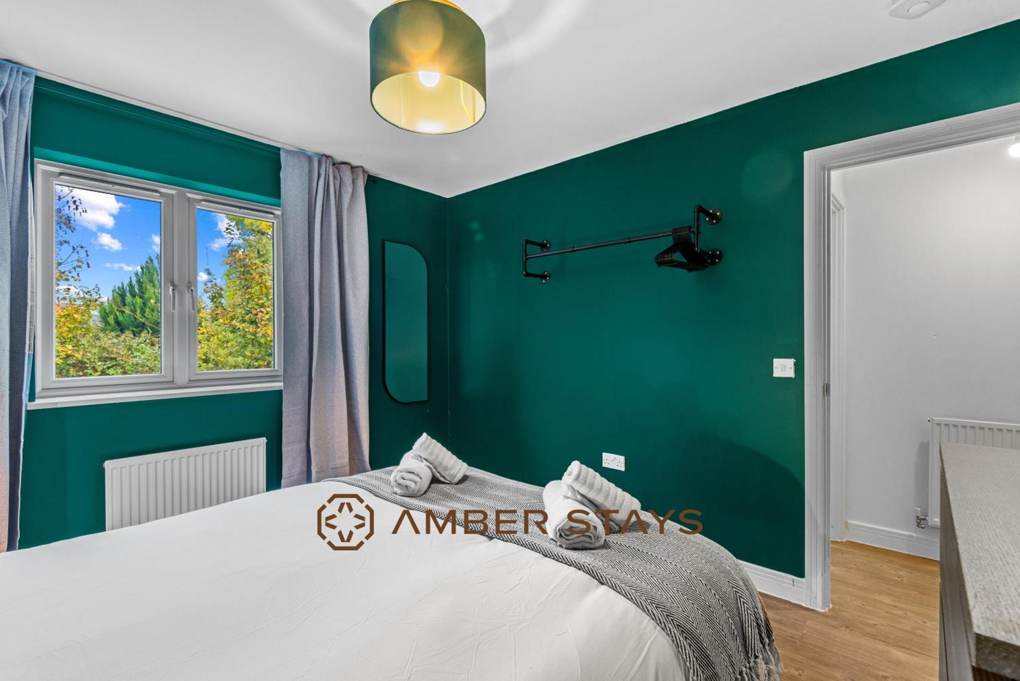 Spacious 5 Bed House In Reading By Amber Stays, Perfect For Business & Contractors, Sleeps 12! Eksteriør bilde