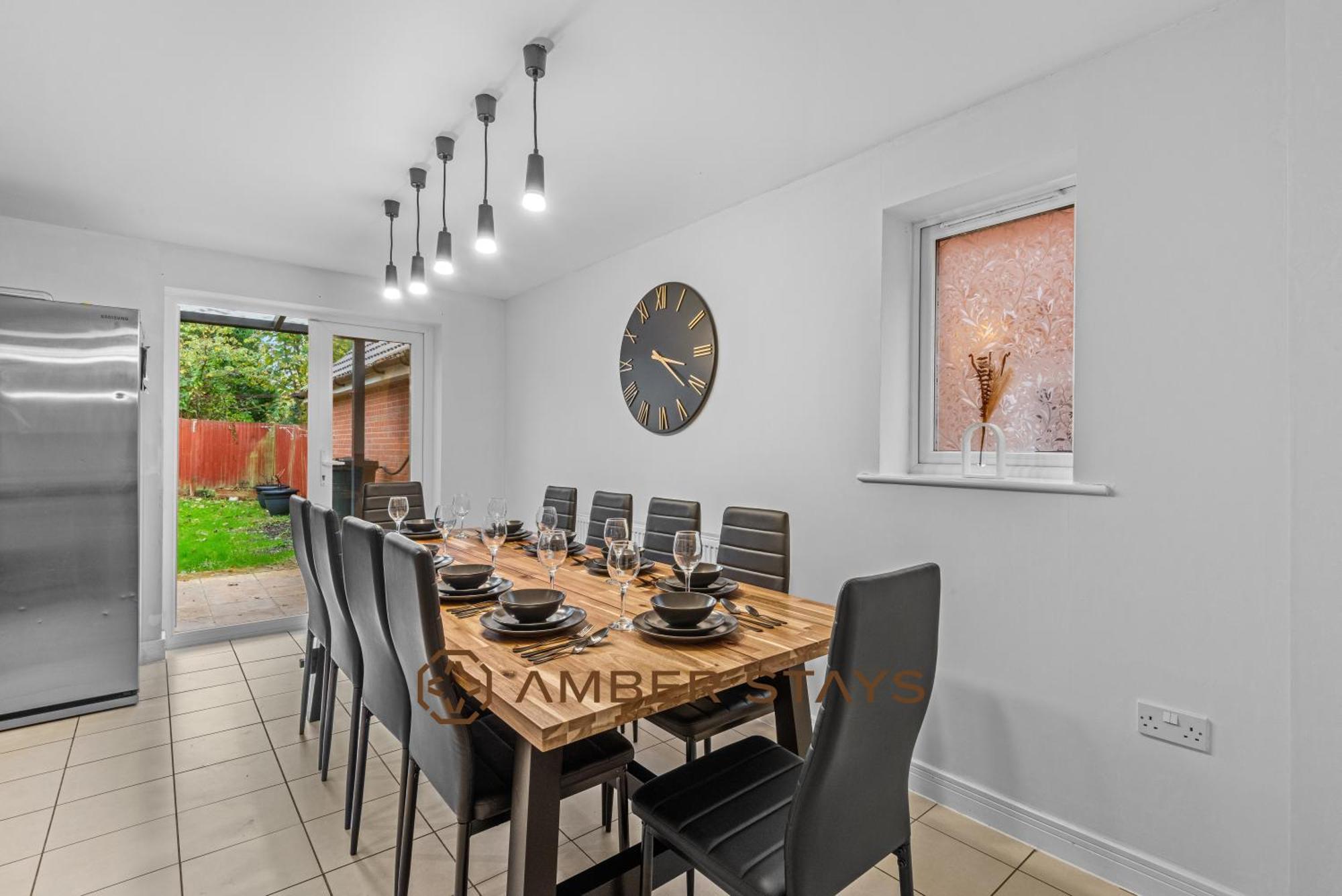 Spacious 5 Bed House In Reading By Amber Stays, Perfect For Business & Contractors, Sleeps 12! Eksteriør bilde