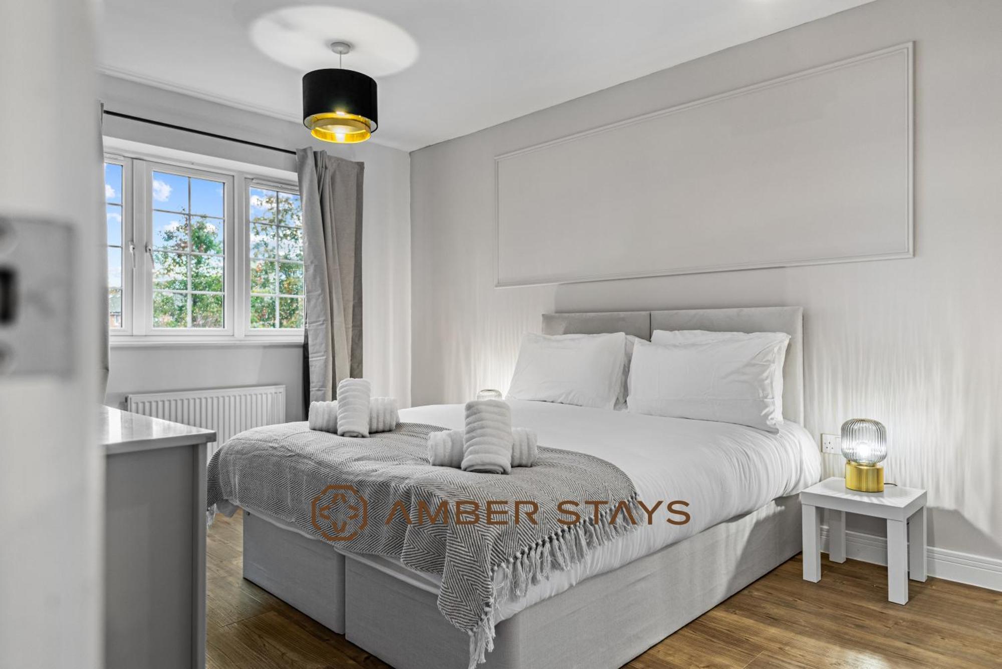 Spacious 5 Bed House In Reading By Amber Stays, Perfect For Business & Contractors, Sleeps 12! Eksteriør bilde