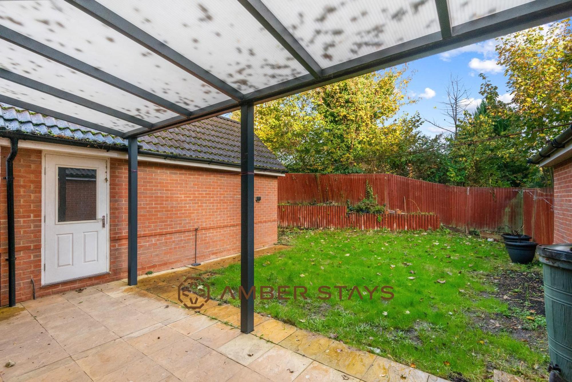 Spacious 5 Bed House In Reading By Amber Stays, Perfect For Business & Contractors, Sleeps 12! Eksteriør bilde