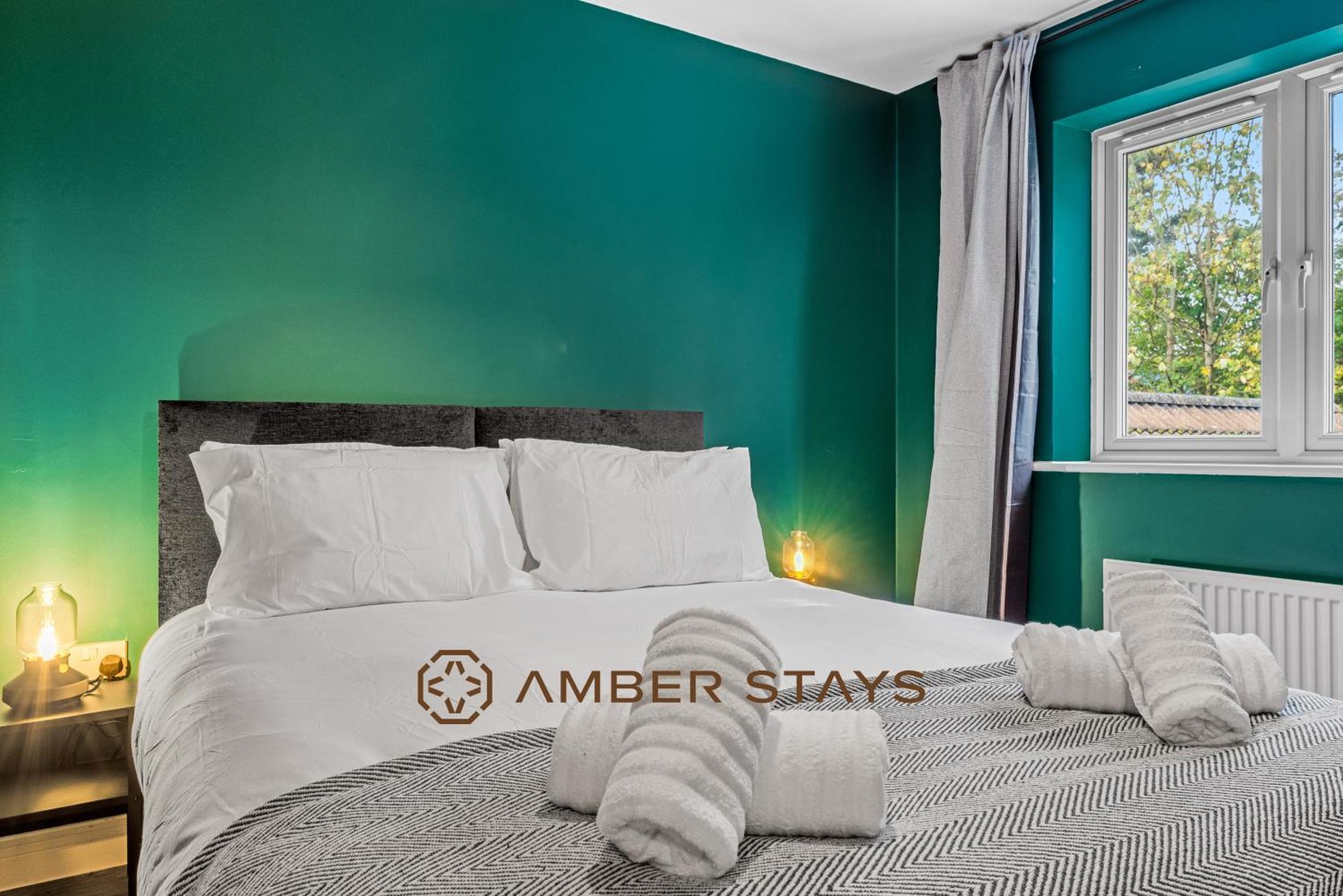 Spacious 5 Bed House In Reading By Amber Stays, Perfect For Business & Contractors, Sleeps 12! Eksteriør bilde