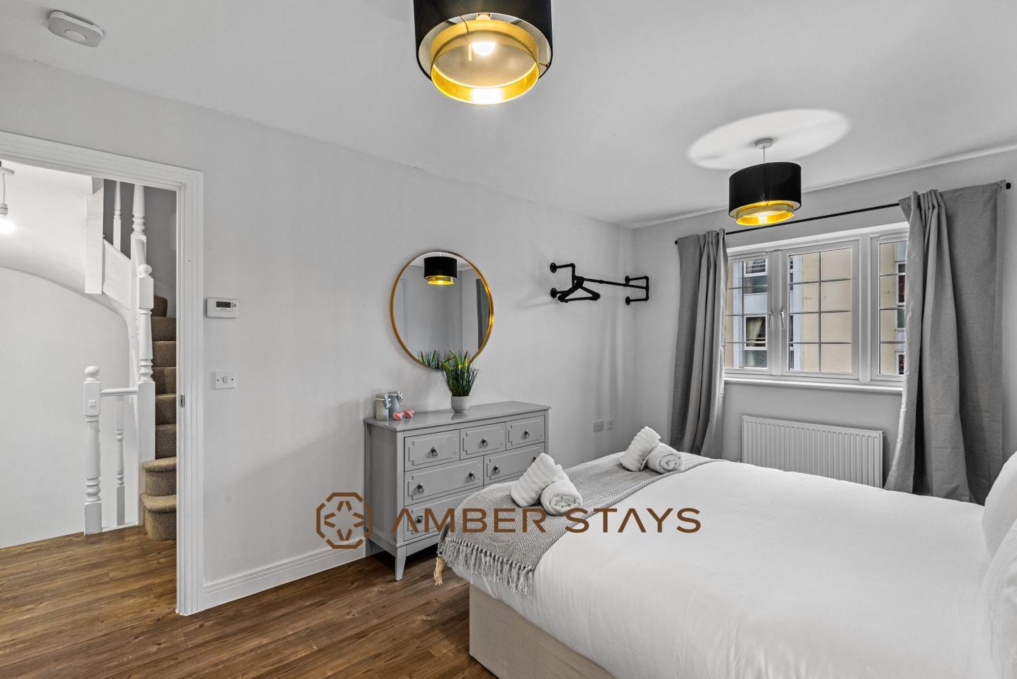Spacious 5 Bed House In Reading By Amber Stays, Perfect For Business & Contractors, Sleeps 12! Eksteriør bilde